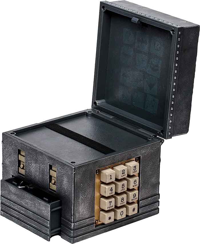 DC Direct The Batman Life Size Prop Replica - Riddler Puzzle Box (Detective Mode Variant) - Image 4