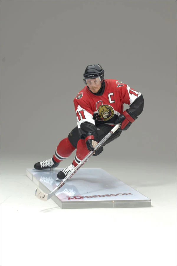 McFarlane NHL Hockey Action Figures: Canadian Exclusive Daniel Alfredsson Ottawa Senators - Image 2