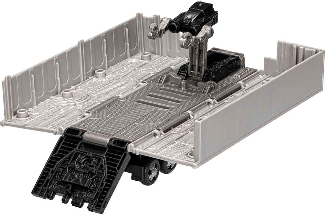 Transformers Generations Selects 8 Inch Action Figure Leader Class Exclusive - Volvo VNR 300 Optimus Prime - Image 4