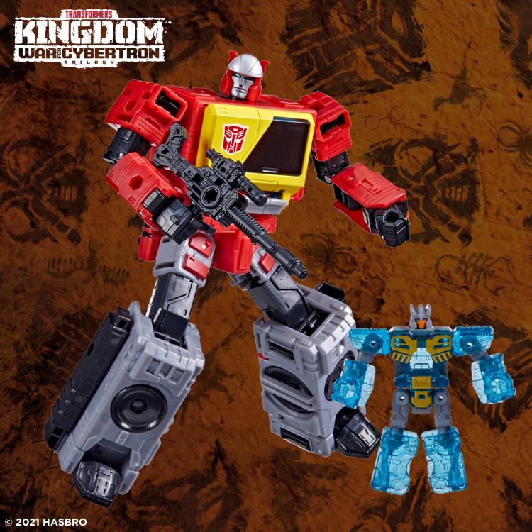 Transformers War For Cybertron Kingdom 7 Inch Action Figure Voyager Class Wave 5 - Blaster - Image 3