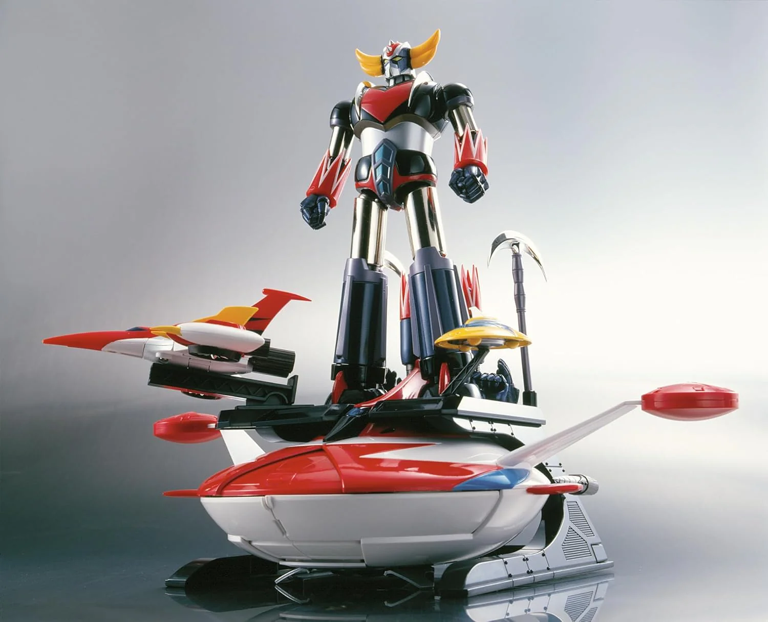 UFO Robo Grendizer 10 Inch Action Figure Soul of Chogokin - Gx-04S Grendizer Reissue (Pre-Order Ships Nov. 2026) - Image 2